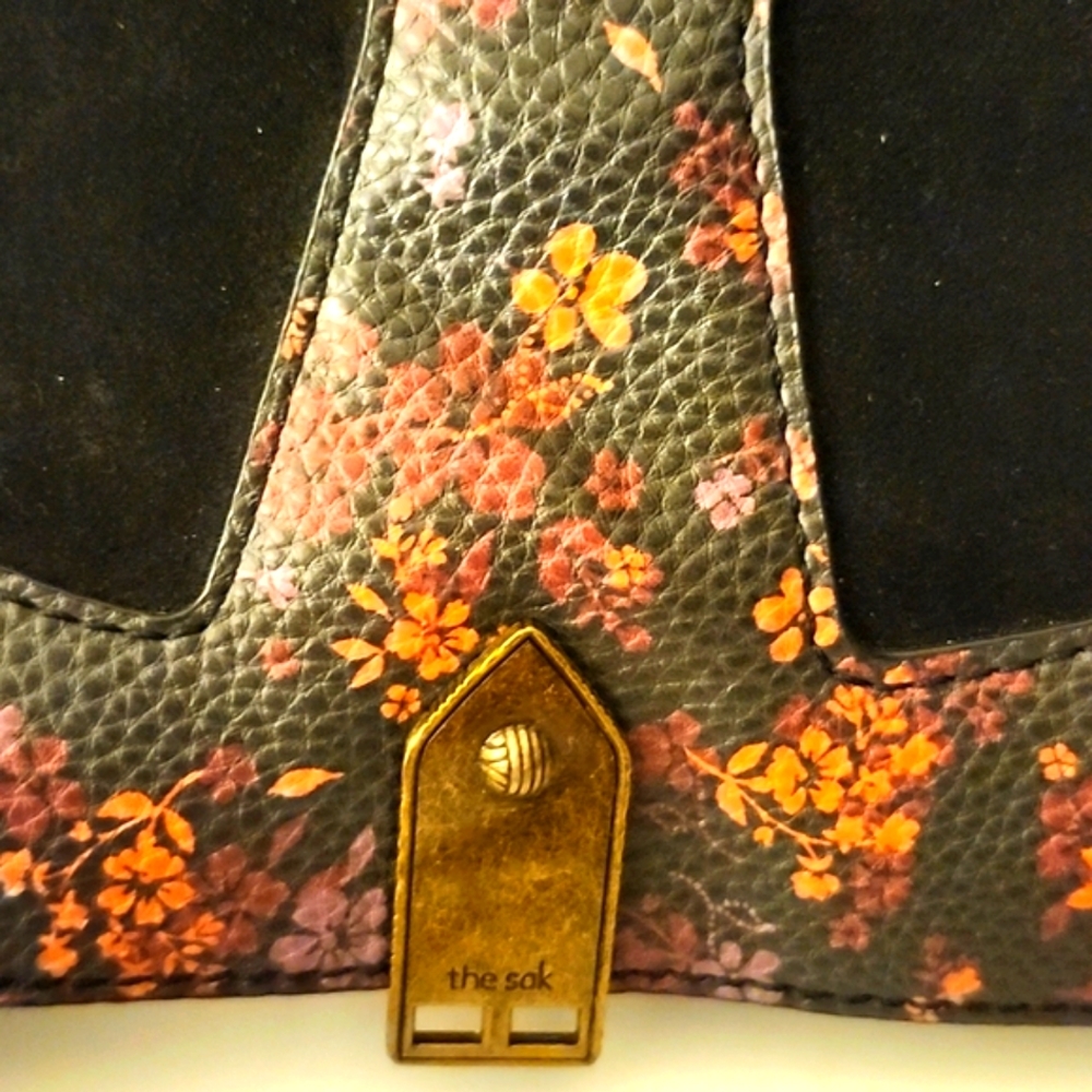 The Sak Leather Saddle Bag w/Free Sak Earrings - Picture 3 of 14